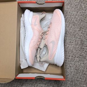 NWT Nike Shoes Size 7.5